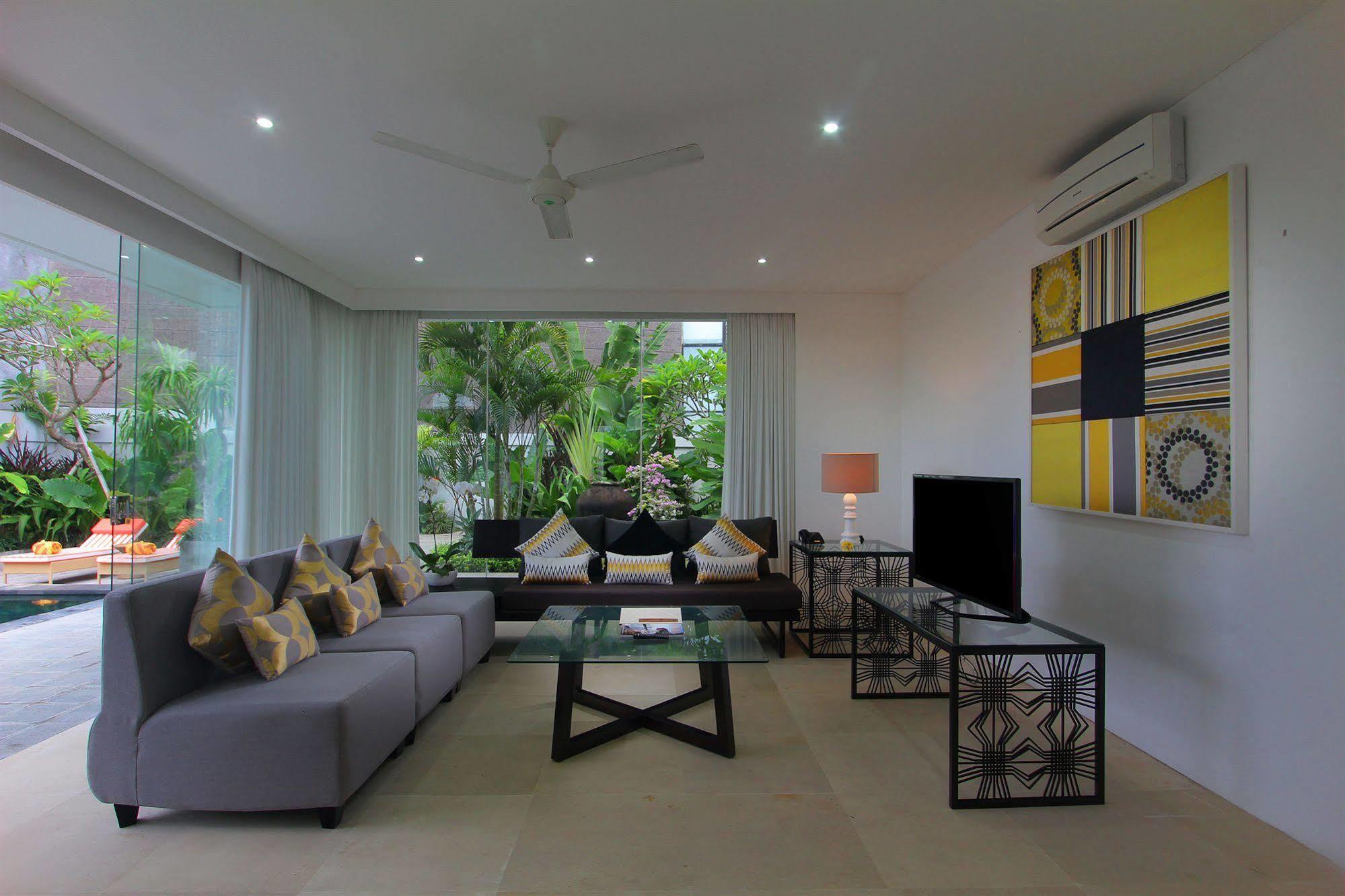 The Kirana Canggu Hotel Exterior photo